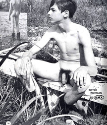 Vintage pics. 5a2ec554f0db4.jpg