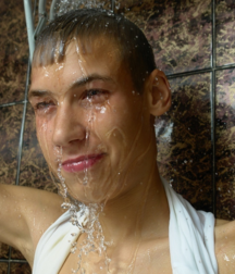 Andy's shower. 5a4a8b27b2790.png