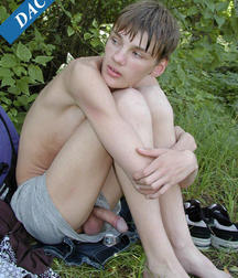 Ari at the lake. 5a534c6f63255.jpg