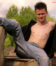 Pat nacked in factory. 5a59d7a9f1f01.jpg
