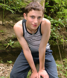 Joshua nu en foret. 5a5b9ce94f3a2.jpg