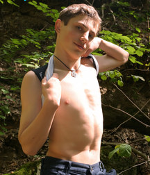 Joshua nu en foret. 5a5b9cee930c2.jpg