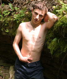 Joshua nu en foret. 5a5b9cf85adc4.jpg