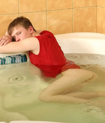 Otto un bain de plaisir. 5a7210199e364.jpg