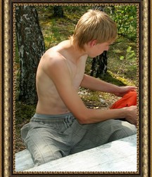 Leon est vraiment le plus beau. 5a8b17a0b45a6.jpg