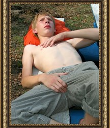 Leon est vraiment le plus beau. 5a8b17a46d84e.jpg