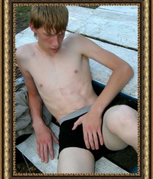 Leon est vraiment le plus beau. 5a8b17a712d15.jpg
