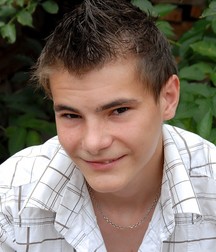 4 beaux jeunes mecs. 5ab41f7d1b944.jpg