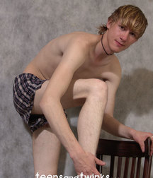 Stylish teens. 5ac91b9c0a76a.jpg