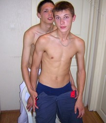 2 boys. 5adf7c31bc874.jpg