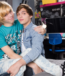 Jamie & Tristan. 5ae75a088315f.jpg