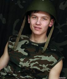 Russian soldier boy (forgot his name) 594433dbe86eb.jpg