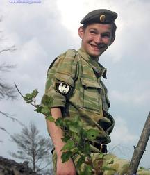 Two Russian soldier boys out on patrol 5945b1031b26e.jpg