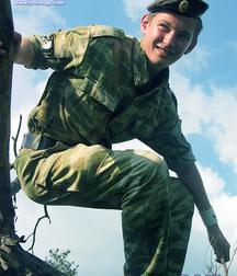 Two Russian soldier boys out on patrol 5945b10b72bbc.jpg