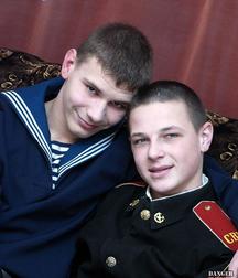 Russian sailor boy and cadet play with each other 5945b2a8925ab.jpg