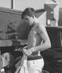 Hayes Shirtless 59ff12fa8c1c6.jpg