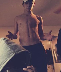 Hayes Shirtless 59ff13103a6c6.jpg