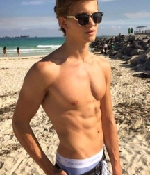 Eye candy  5b7b814e29ca4.jpeg