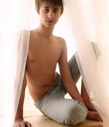 Boyz we love 5b85596c9f879.jpeg