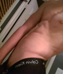 Sexy Shirtless Guys 1 60295881ebc27.png