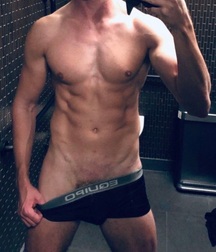 Sexy Shirtless Guys 3 602bf32c0101a.jpeg