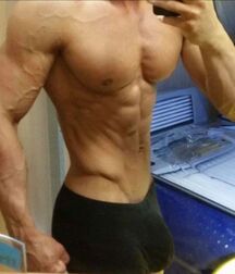 Sexy Shirtless Guys 9 606f5968d4e3e.jpg