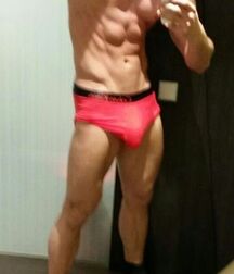 Sexy Shirtless Guys 9 606f596be501d.jpg