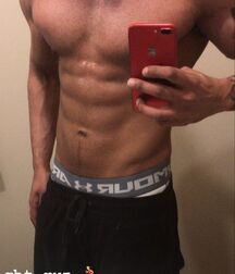 Sexy Shirtless Guys 9 606f5981ca868.jpg