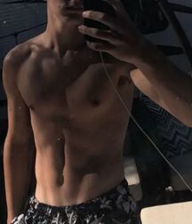 Sexy Shirtless Guys 9 606f599191787.jpg