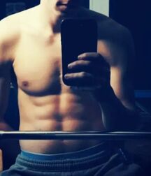 Sexy Shirtless Guys 9 606f599331ce2.jpg