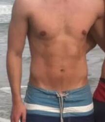 Sexy Shirtless Guys 9 606f5994c3c67.jpg