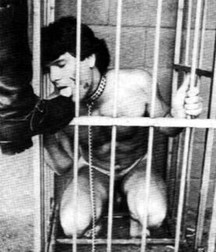 Caged 1 5b1aa56bc7c07.jpg