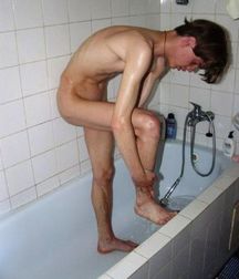 Boys in the Bath 1 5b1aae1c6426c.jpg