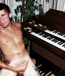 Musicians 1 5b1b2af06ffc6.jpg