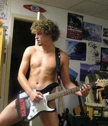 Musicians 4 5b1b2cf92f7c0.jpg