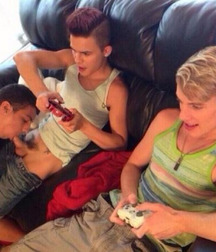 Gameroom 5b1b452253f7c.jpg