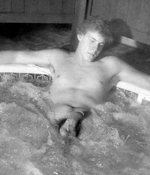 Hot Tub Party 5b1bec7d81ddc.jpg