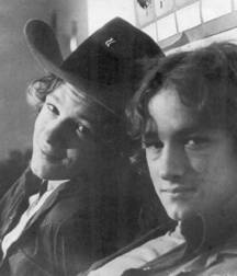Donnie & Ronnie 5b5ca4c76bed4.jpg