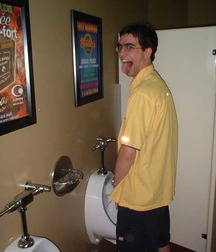 Gotta Pee 1 5df64a315a764.jpg