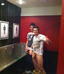 Gotta Pee 2 5df7f66dcc016.jpg