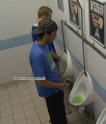 Gotta Pee 3 5df807997f925.jpg