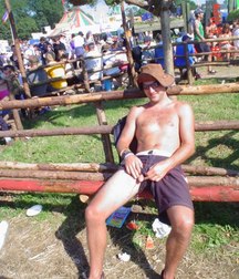 Gotta Pee 3 5df8085adec2e.jpg