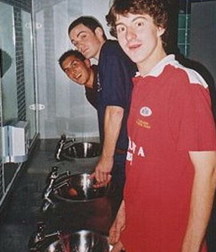 Gotta Pee 4 5df81ab3aeee2.jpg