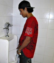 Gotta Pee 7 5df8259abbfb6.jpg