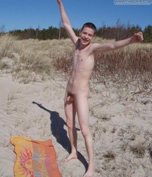 Teenboy Dennis 58cd21fe48e18.jpg