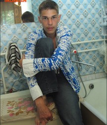 Ton Alone5 5b2fb3bcb9d4c.jpg