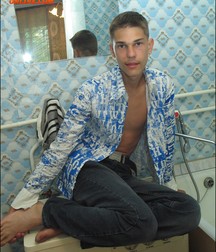 Ton Alone5 5b2fb3c90a871.jpg