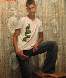 Ton Alone5 5b2fb61725929.jpg