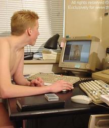 Hot but retarded  5b7de389a2a3d.jpg