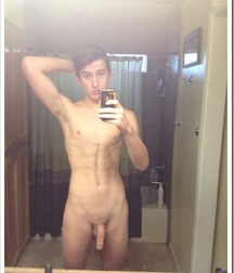 Mirror Selfies 01 57d8788d97dd1.jpg